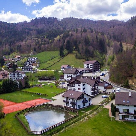 Resort Cheile Gradistei Moieciu موياشيو دي سوس المظهر الخارجي الصورة