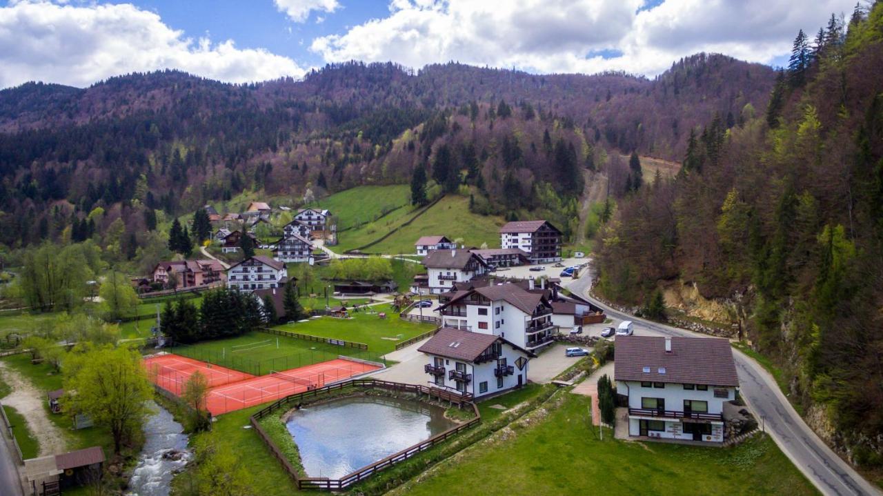 Resort Cheile Gradistei Moieciu موياشيو دي سوس المظهر الخارجي الصورة