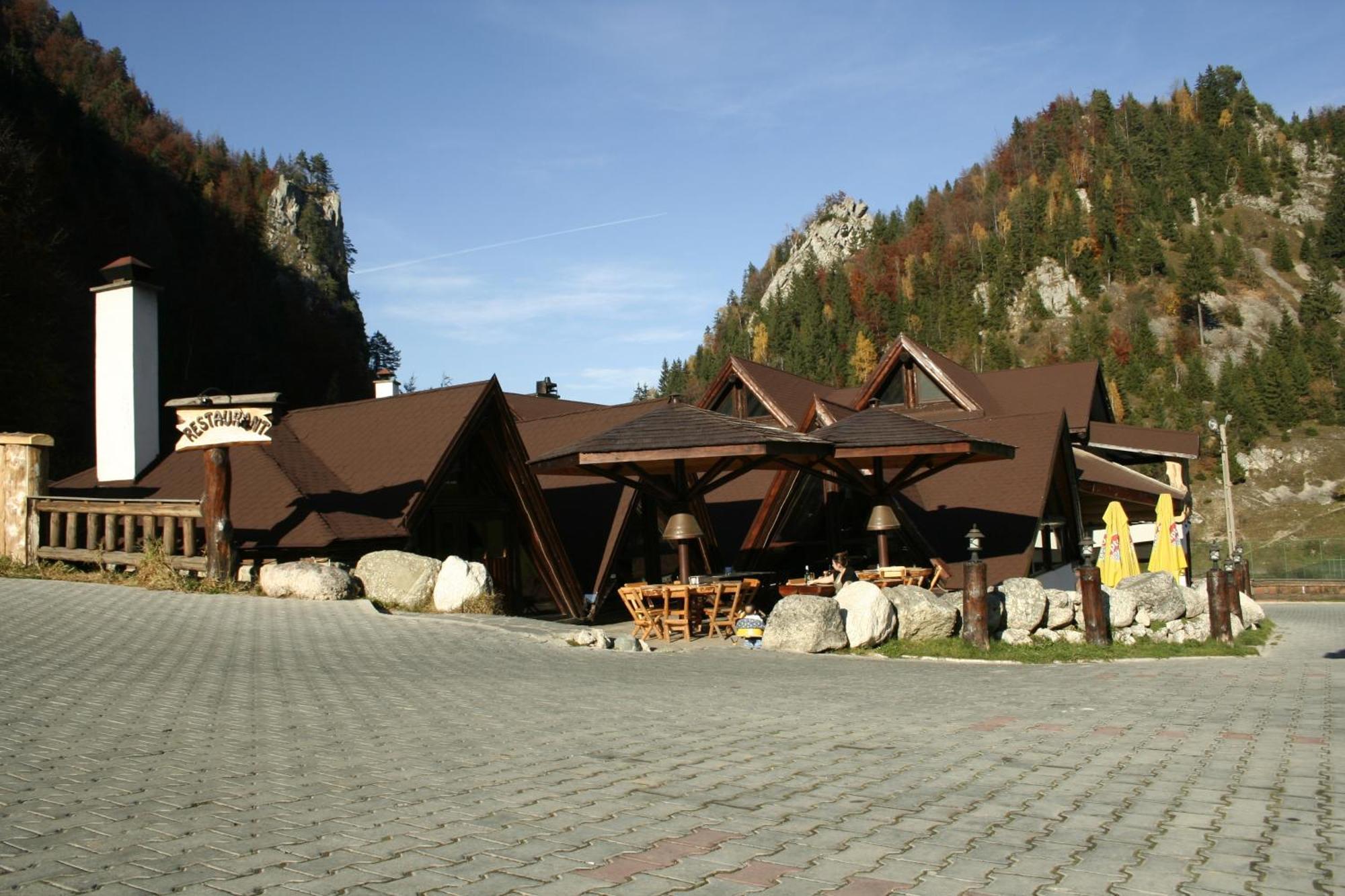 Resort Cheile Gradistei Moieciu موياشيو دي سوس المظهر الخارجي الصورة