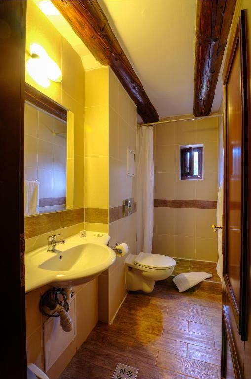 Resort Cheile Gradistei Moieciu موياشيو دي سوس الغرفة الصورة