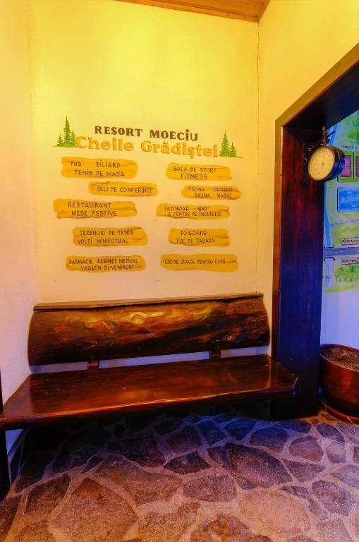 Resort Cheile Gradistei Moieciu موياشيو دي سوس المظهر الخارجي الصورة