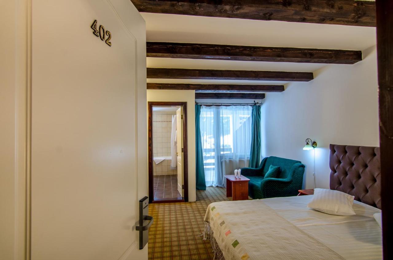Resort Cheile Gradistei Moieciu موياشيو دي سوس المظهر الخارجي الصورة