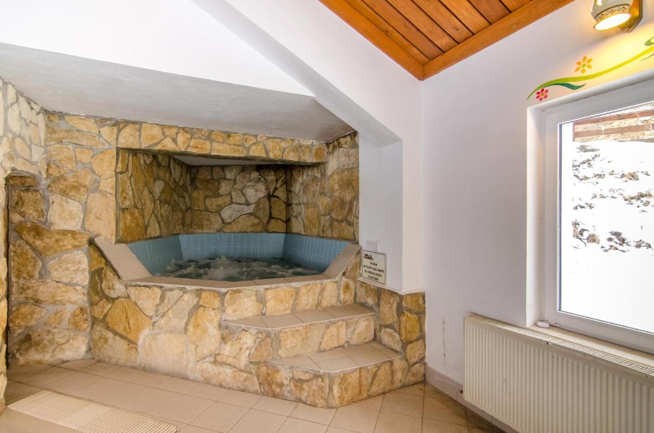 Resort Cheile Gradistei Moieciu موياشيو دي سوس المظهر الخارجي الصورة